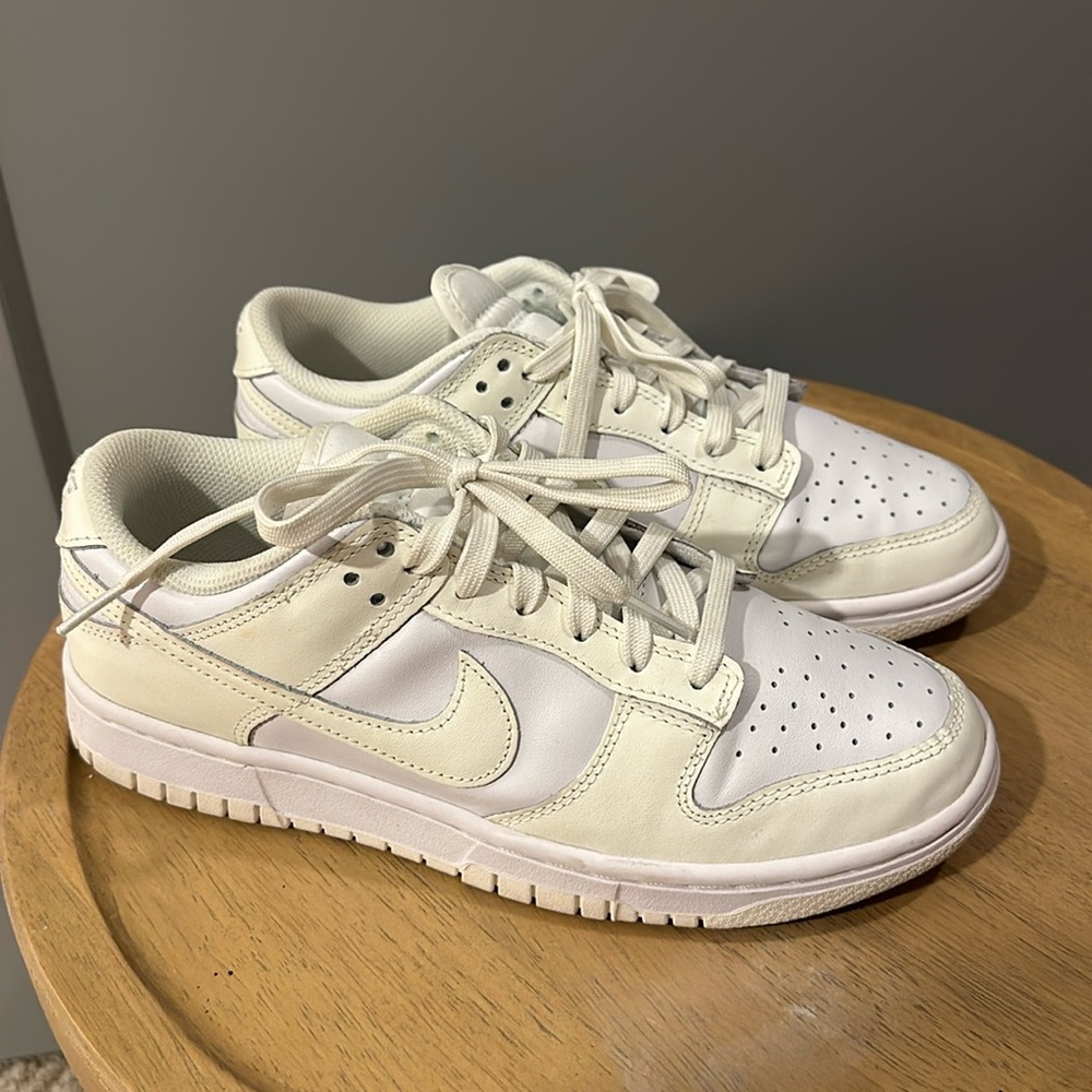 Sail-white Nike dunk lows US women’s 8.5 comes with original box